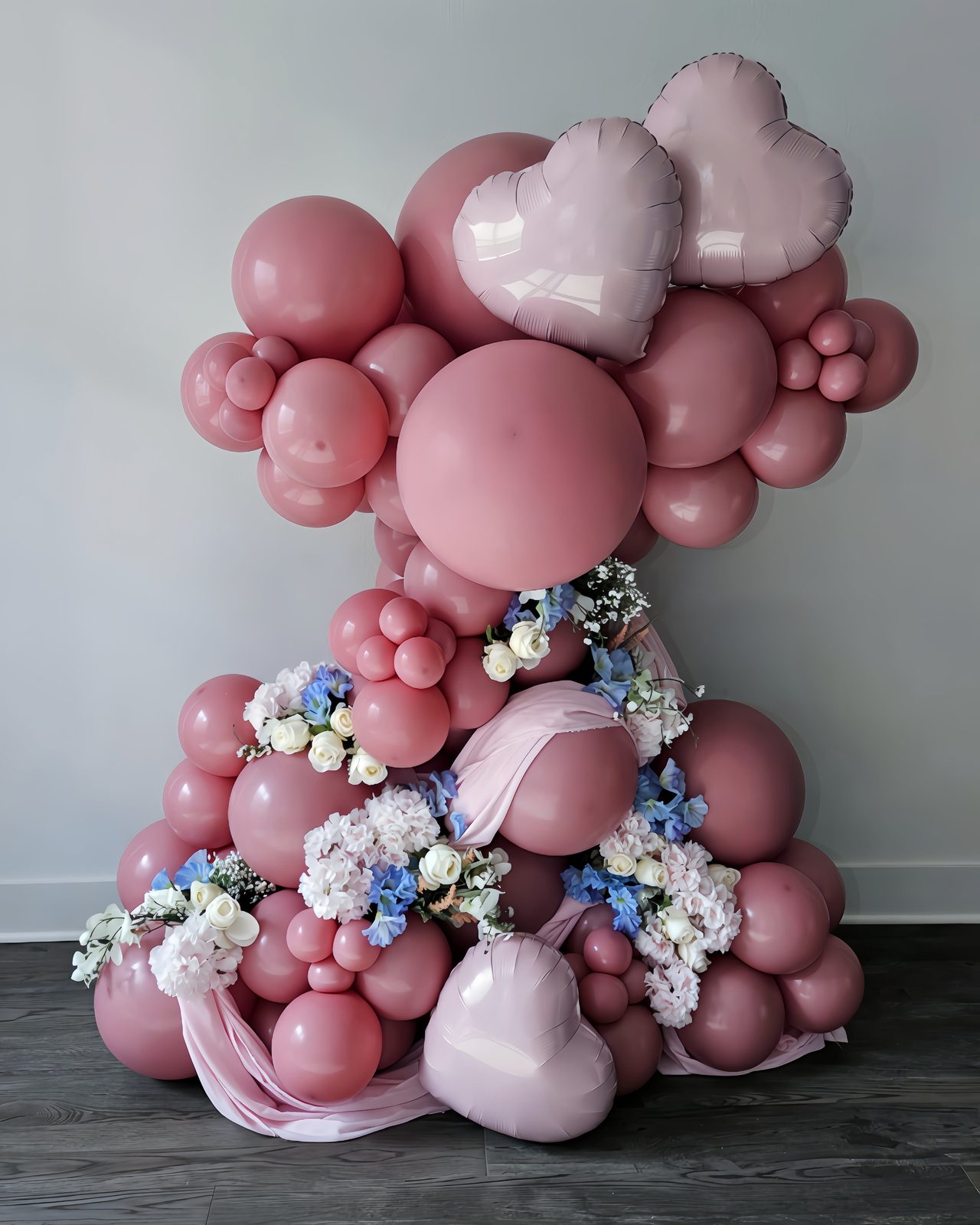 Luxury balloon garland design by Robbie